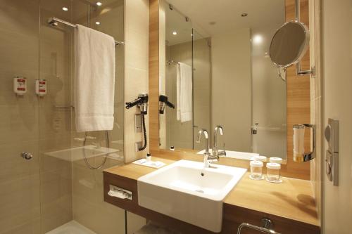 H4 Hotel Berlin Alexanderplatz - image 4