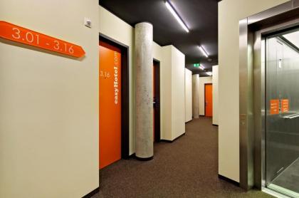 easyHotel Berlin Hackescher Markt - image 11