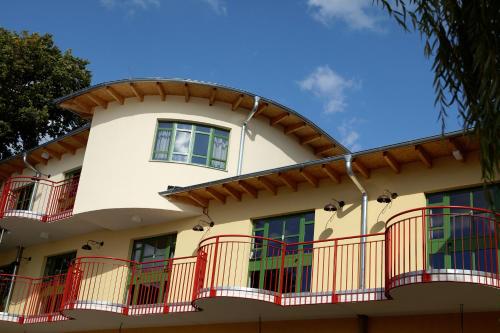 Seminar- und Gästehaus Flussbad Gartenstrasse - main image