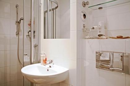 Hotel Lutzow - image 12