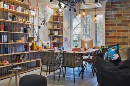 Moxy by Marriott Berlin Humboldthain Park - image 4
