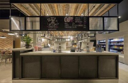 Moxy by Marriott Berlin Humboldthain Park - image 5