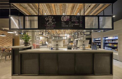 Moxy by Marriott Berlin Humboldthain Park - image 5