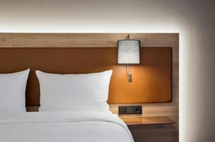 Moxy by Marriott Berlin Humboldthain Park - image 6