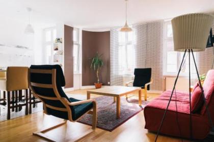 St Christopher's Apartments - image 1