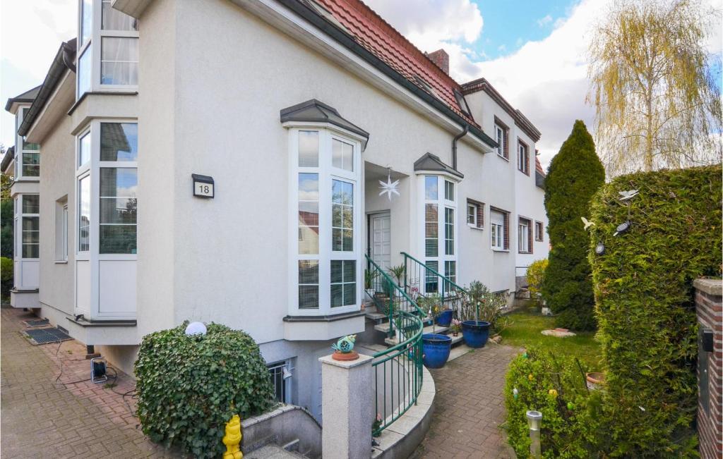 Beautiful home in Berlin with 2 Bedrooms and Internet - main image