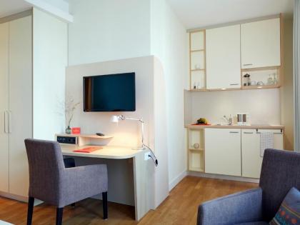 Flottwell Berlin Hotel & Residenz am Park - image 6