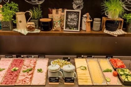 Motel One Berlin-Potsdamer Platz - image 8