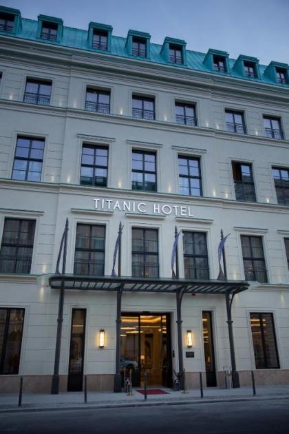 Titanic Gendarmenmarkt Berlin - image 16
