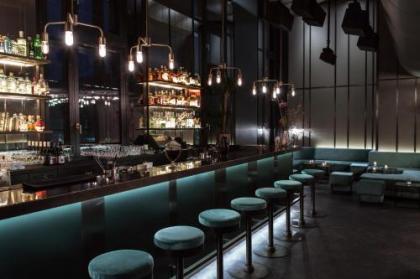 Hotel Amano Grand Central - image 12