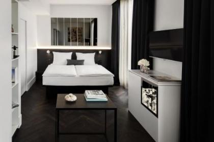 Hotel Amano Grand Central - image 4