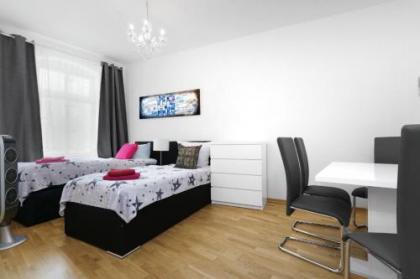 Grand Central Mitte Apartment - image 17