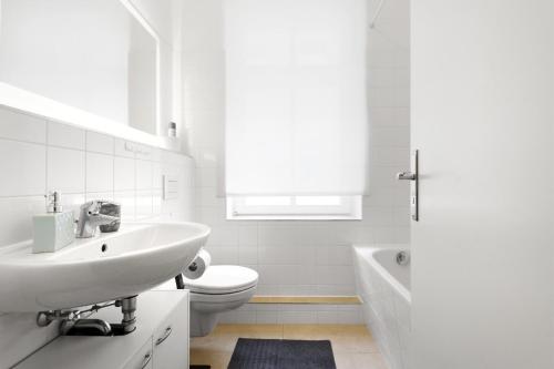 Grand Central Mitte Apartment - image 5