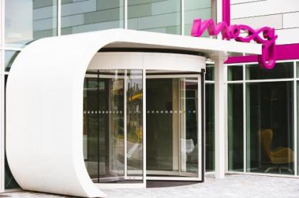 Moxy by Marriott Berlin Ostbahnhof - image 17