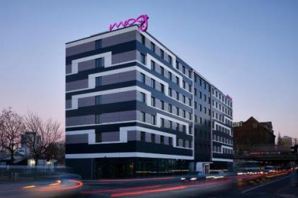Moxy by Marriott Berlin Ostbahnhof - image 2