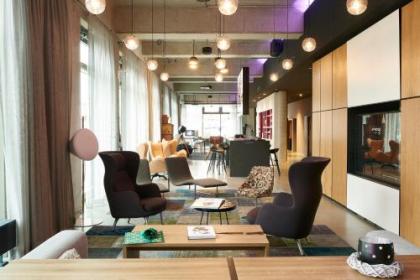 Moxy by Marriott Berlin Ostbahnhof - image 6