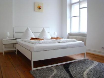 Rooms & Apartment near Zoologischen Garten - image 1