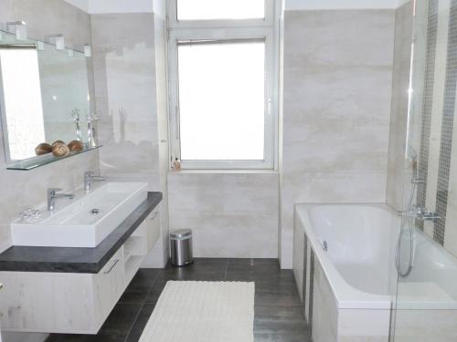 Rooms & Apartment near Zoologischen Garten - image 7