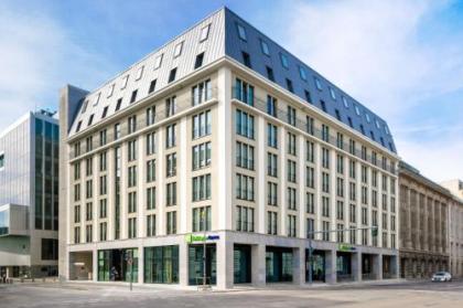 Holiday Inn Express - Berlin - Alexanderplatz - image 1