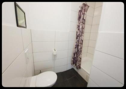 Hostel 199 - image 17