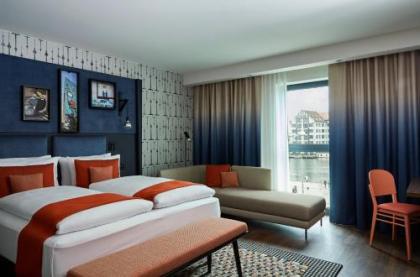 Hotel Indigo Berlin East Side Gallery - image 2