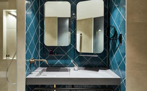 Hotel Indigo Berlin East Side Gallery - image 4