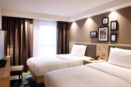 Hampton by Hilton Berlin City East Side Gallery - image 2