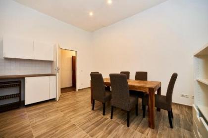 Bearlin City Apartments - City Center East - image 4