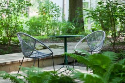 Urban Tree House - image 12