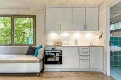 Urban Tree House - image 3
