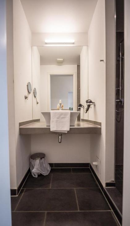 Traumberg Flats - image 16