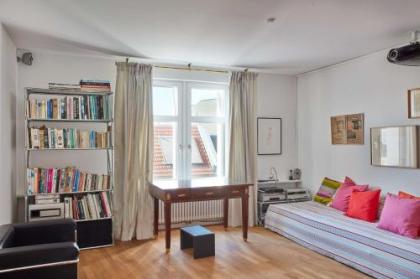 Joachim.8 Maisonette-Apartment mit 2 Schlafzimmern im Herzen von Berlin Mitte - image 15