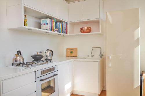 Joachim.8 Maisonette-Apartment mit 2 Schlafzimmern im Herzen von Berlin Mitte - image 4