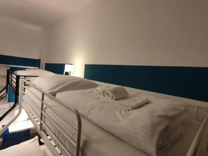 Central Lichtenberger Apartment for 6 People - image 11