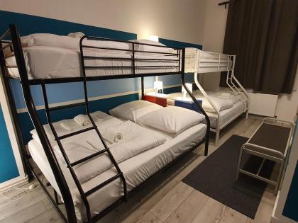 Central Lichtenberger Apartment for 6 People - image 13
