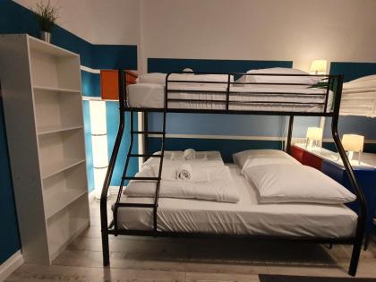 Central Lichtenberger Apartment for 6 People - image 16