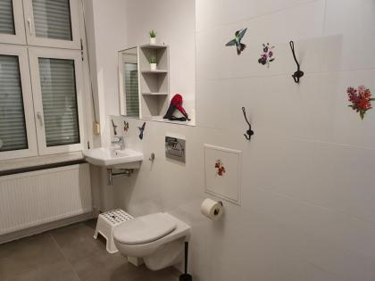 Central Lichtenberger Apartment for 6 People - image 21