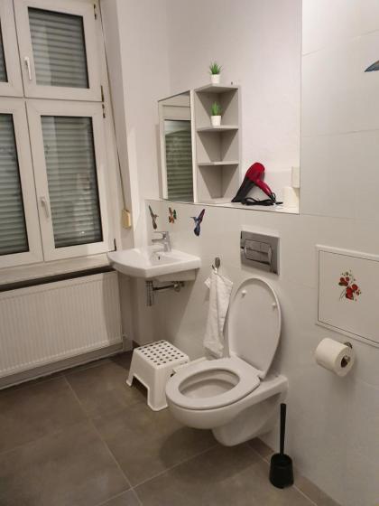 Central Lichtenberger Apartment for 6 People - image 22