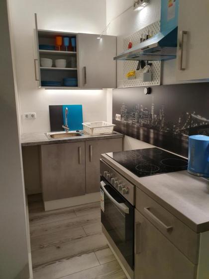 Central Lichtenberger Apartment for 6 People - image 4