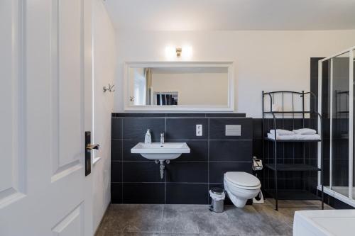 SUITE & APART - image 5