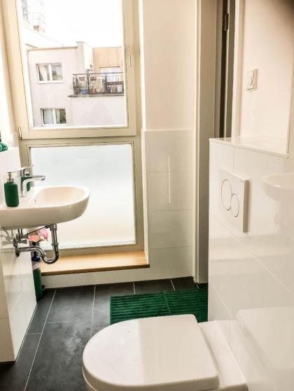 Luxurious EnSuite Room in Penthouse-Prime Location - image 13