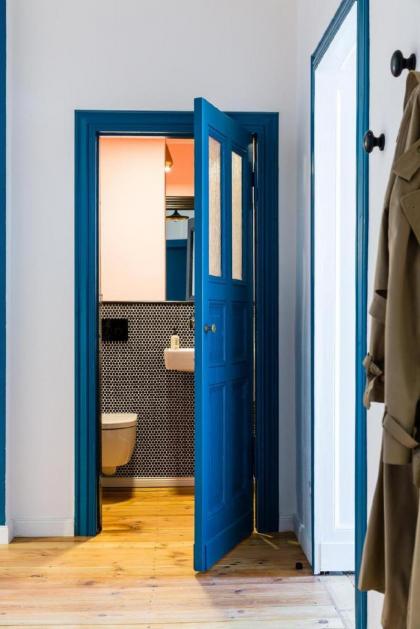 Two Bedrooms Deluxe Apartment with Balcony in Berlin - image 5
