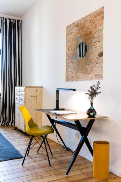 Two Bedrooms Deluxe Apartment with Balcony in Berlin - image 8