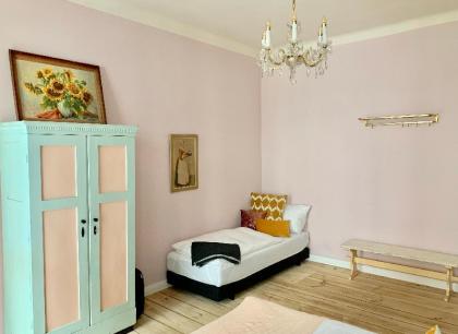 Brilliant Apartments - 1 Bedroom Superior with Balcony - image 5