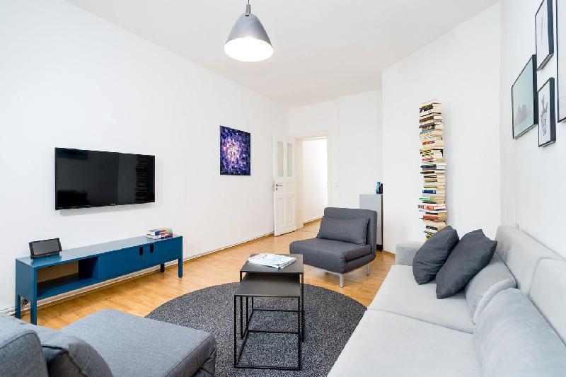 Two-Bedroom & 95 sqm Apartment with Two-Balconies - image 2