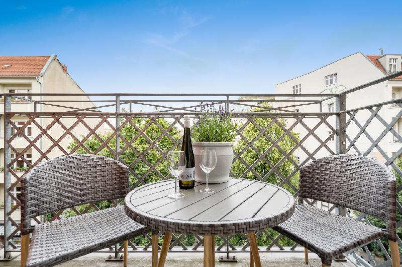 Two-Bedroom & 95 sqm Apartment with Two-Balconies - image 4