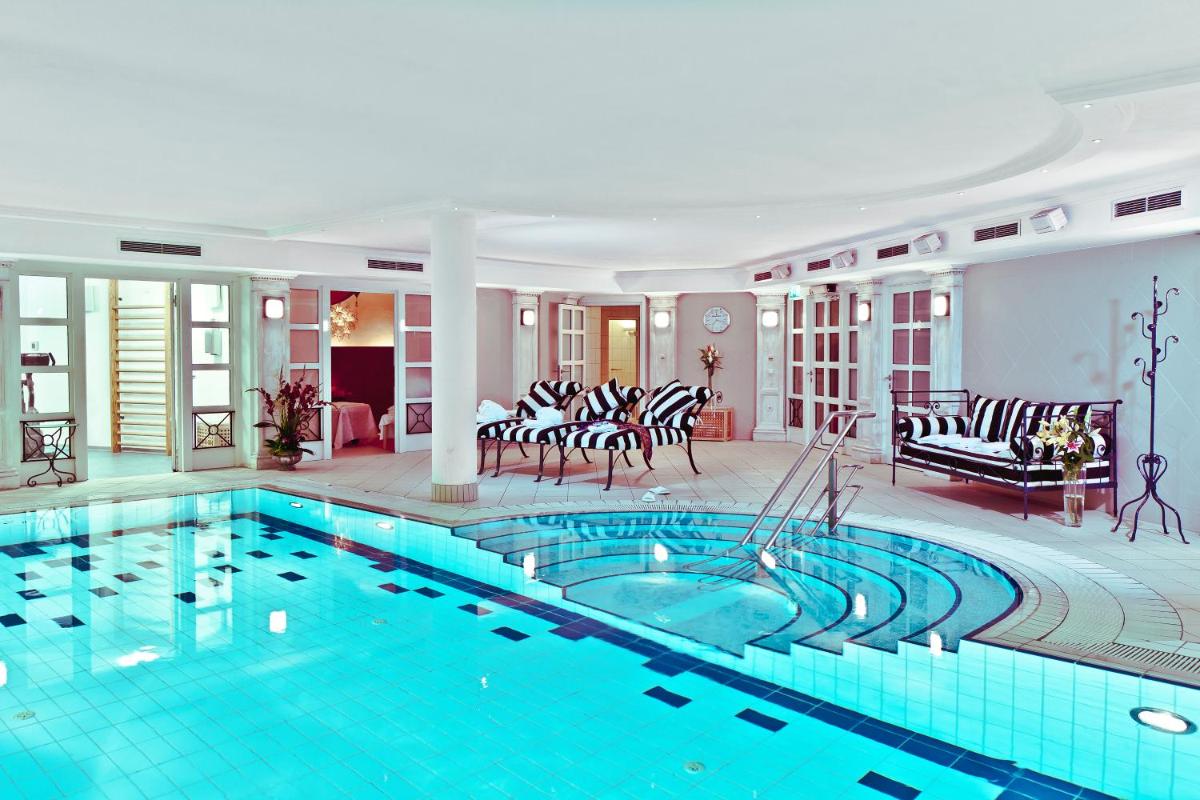 Louisa's Place - image 5