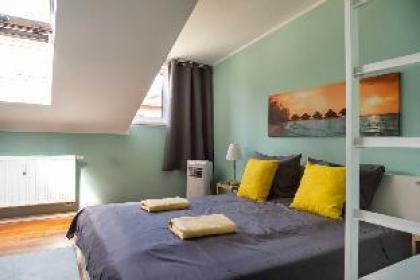 Rosenthaler CALLING - ROOFTOP APARTMENTA/C - image 2