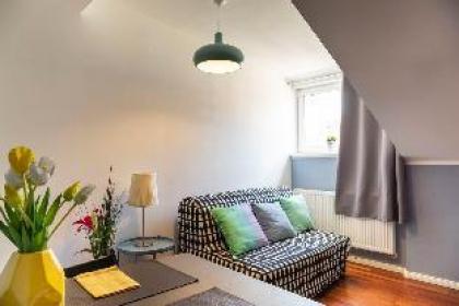 Rosenthaler CALLING - ROOFTOP APARTMENTA/C - image 9