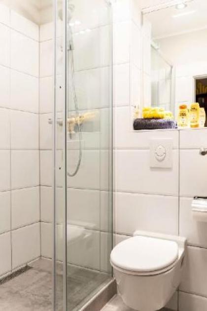 SPACIOUS 2 BR A/CSelfCheckInFree Street Parking - image 15